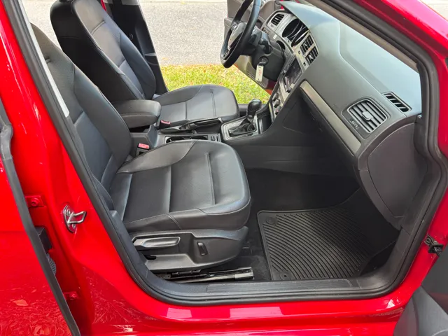2015 Volkswagen Golf TDI SE - Photo 17
