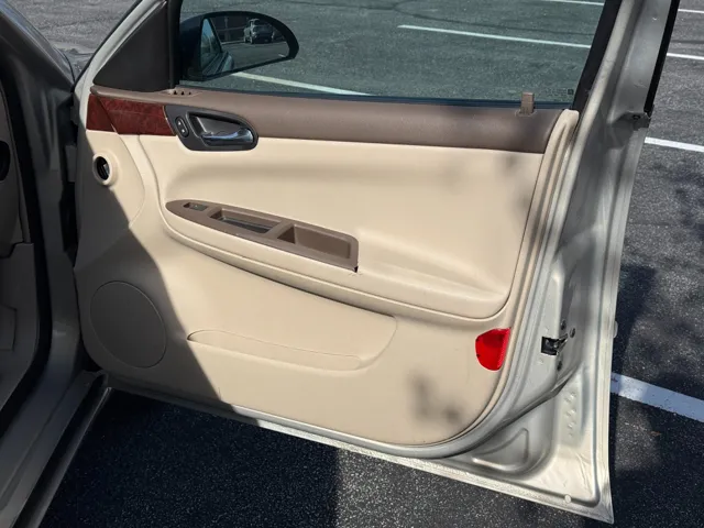 2008 Chevrolet Impala LT - Photo 27