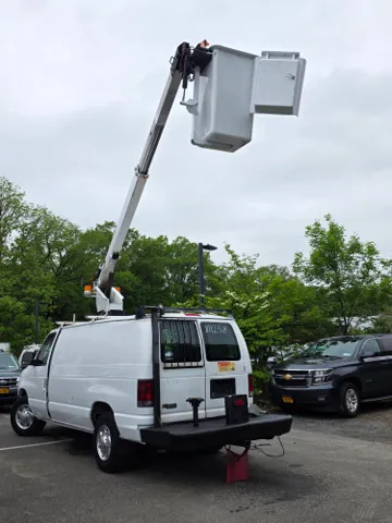 2005 Ford Econoline Van Commercial - Photo 19