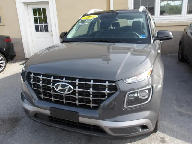 2024 Hyundai Venue Limited IVT's photo