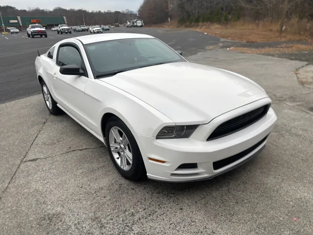 2013 Ford Mustang V6's photo