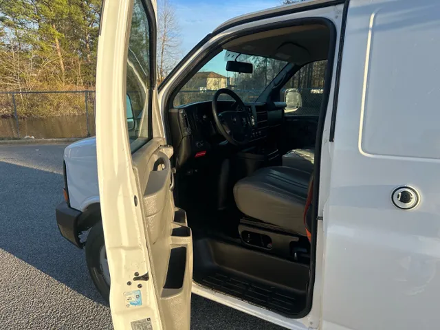 2013 Chevrolet Express Cargo Work Van - Photo 23