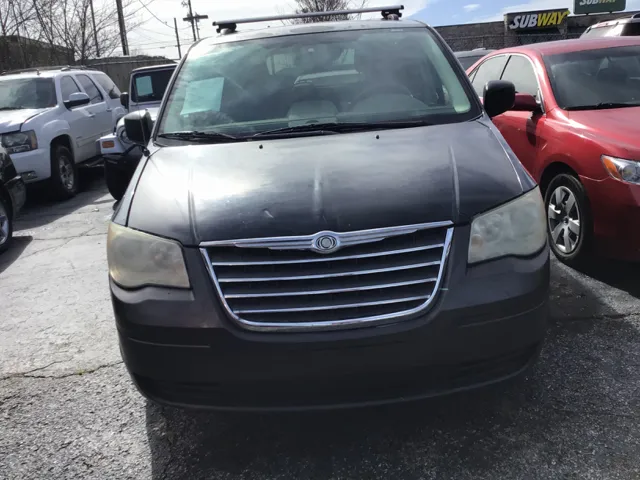 2008 Chrysler Town & Country LX's photo