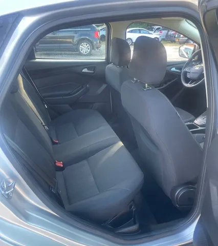 2017 Ford Focus SE photo 7