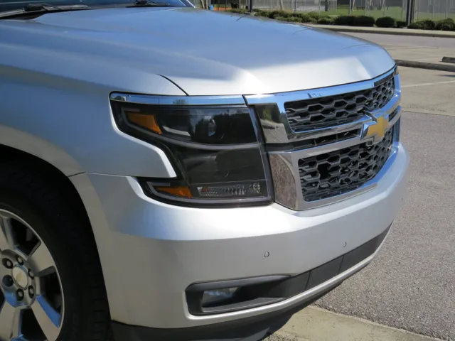 2017 Chevrolet Suburban LT photo 26