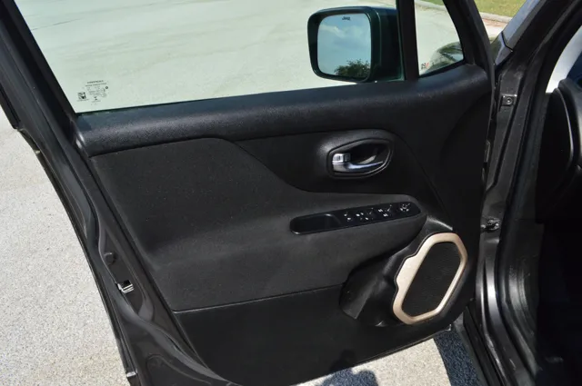 2017 Jeep Renegade Latitude - Photo 10