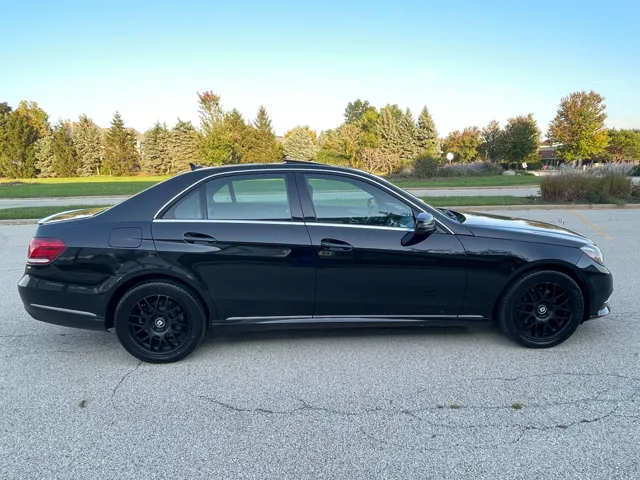 2014 Mercedes Benz E 4MATIC Sedan photo 4