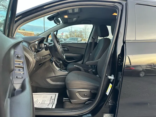 2020 Chevrolet Trax LS - Photo 10