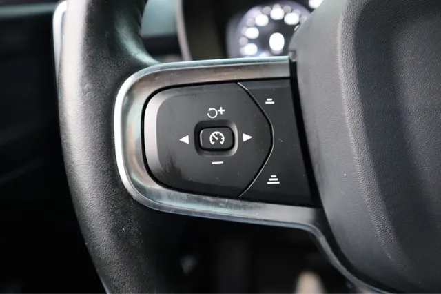 2020 Volvo XC40 Momentum - Photo 18