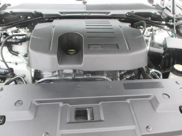 2023 Land Rover Defender SE - Photo 21