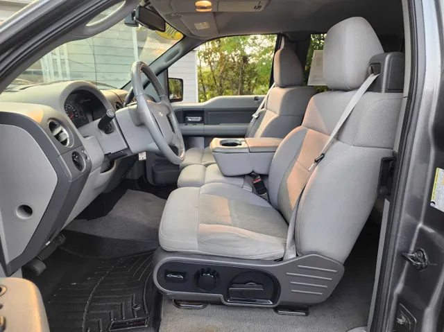 2006 Ford F-150 XLT photo 11