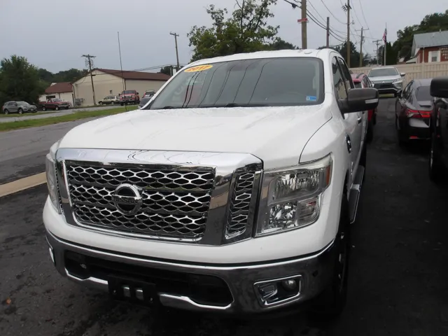 2017 Nissan Titan SV