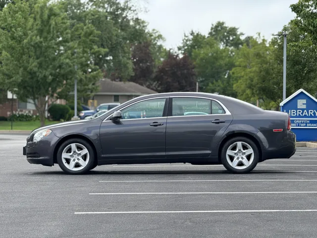 2011 Chevrolet Malibu LS photo 4