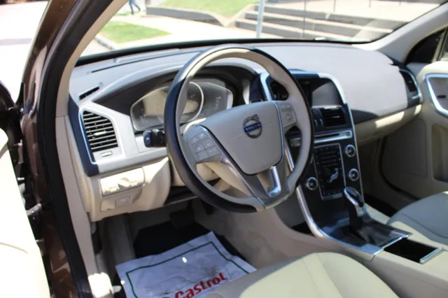 2015 Volvo XC60 Premier - Photo 10