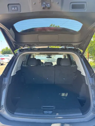 2023 Nissan Rogue SV - Photo 5
