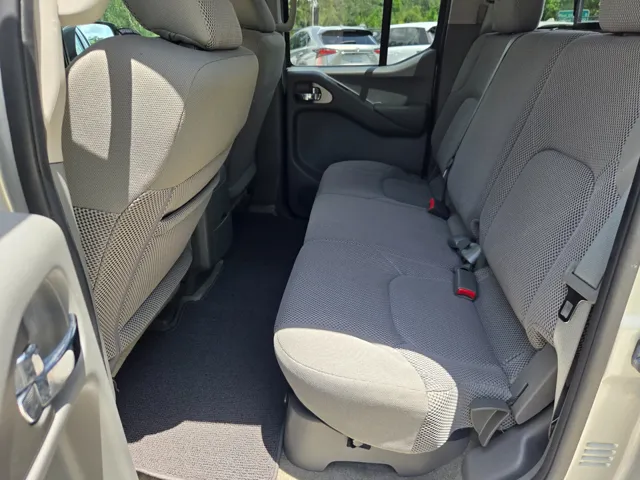 2017 Nissan Frontier SV - Photo 35