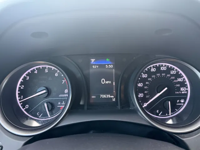 2021 Toyota Camry SE - Photo 15
