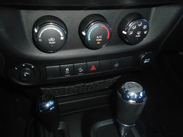 2017 Jeep Wrangler Unlimited Sahara - Photo 71