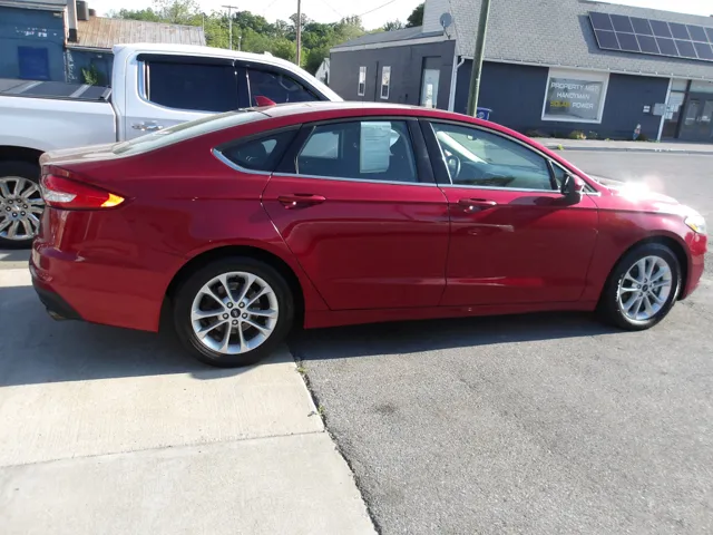 2019 Ford Fusion SE FWD's photo