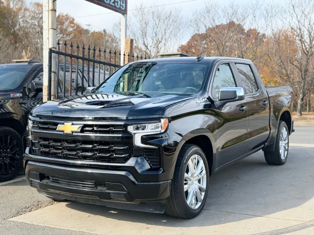 2024 Chevrolet Silverado 1500 LT's photo
