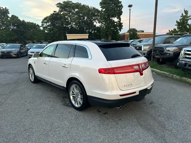 2018 Lincoln MKT Reserve - Photo 10