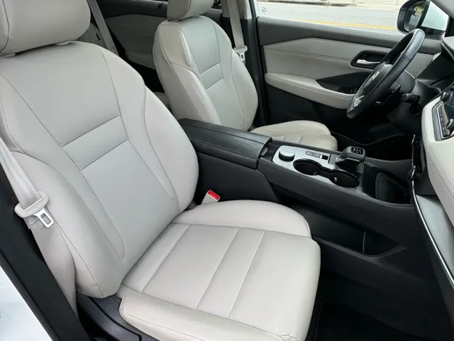 2023 Nissan Rogue SV - Photo 13