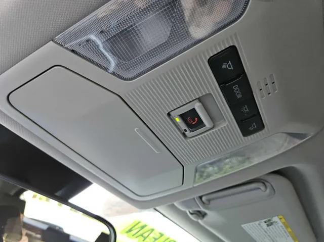 2022 Toyota RAV4 XLE photo 21