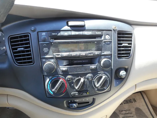 2003 Mazda MPV LX - Photo 13