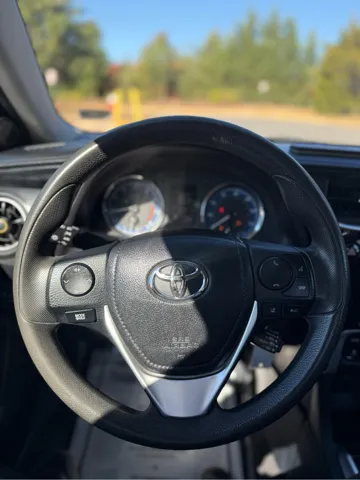 2018 Toyota Corolla LE - Photo 19