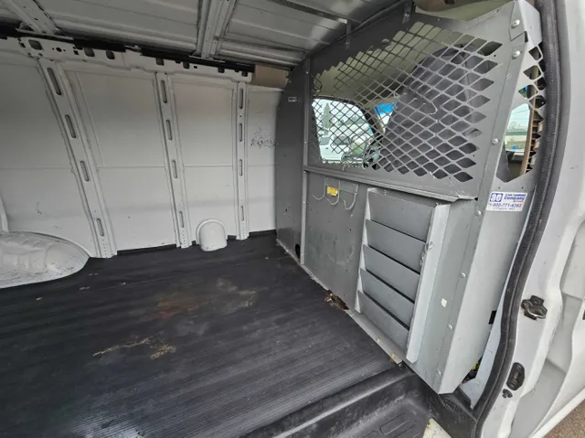 2004 Chevrolet Express Base - Photo 9
