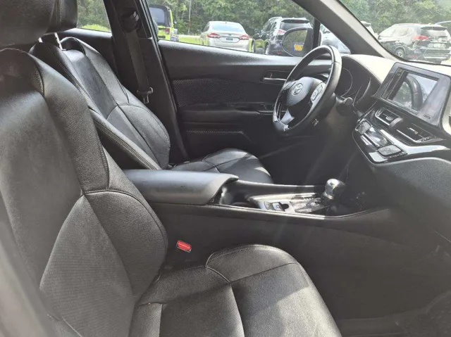 2018 Toyota C-HR XLE Premium - Photo 8