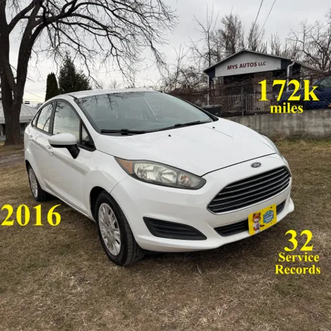 2016 Ford Fiesta S's photo