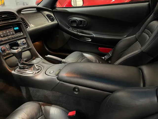 1998 Chevrolet Corvette Base - Photo 7