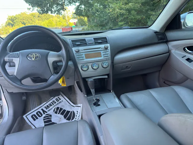 2009 Toyota Camry LE - Photo 12
