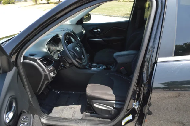 2019 Jeep Cherokee Latitude - Photo 14