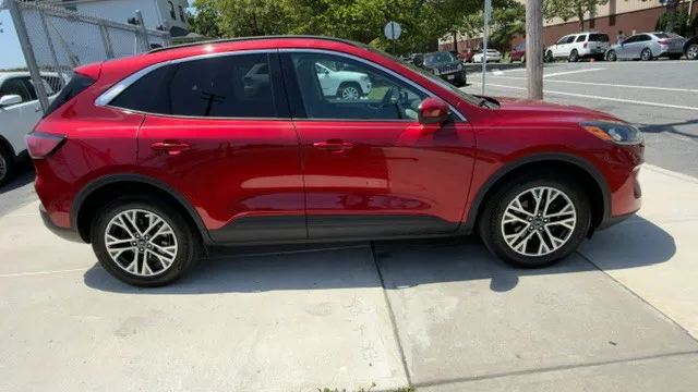 2020 Ford Escape SEL AWD's photo