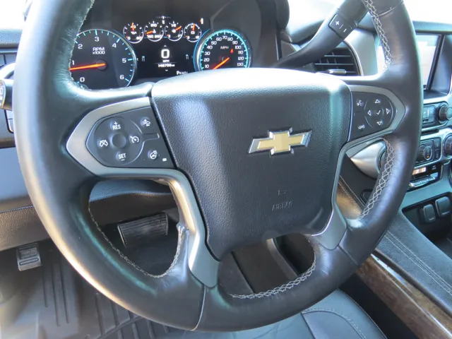 2017 Chevrolet Suburban LT photo 23