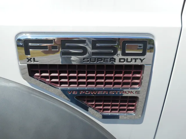 2008 Ford F-550 - Photo 7
