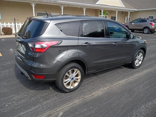 2017 Ford Escape SE photo 4