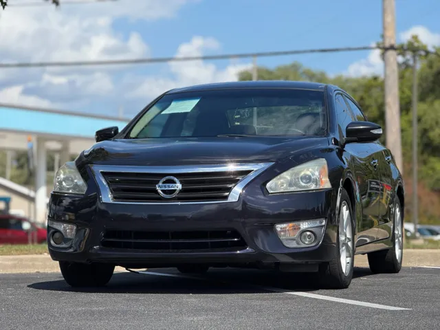 2013 Nissan Altima photo 3