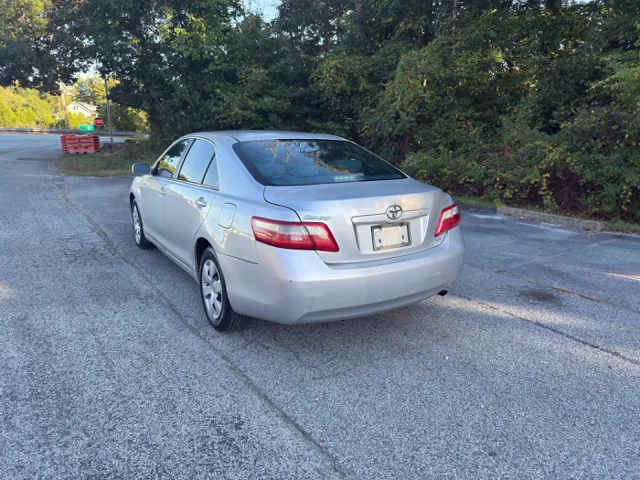 2009 Toyota Camry LE - Photo 7