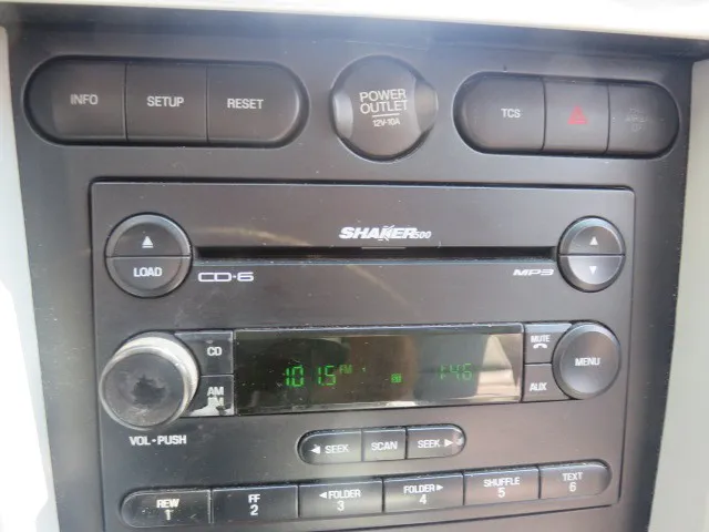 2006 Ford Mustang GT Deluxe - Photo 11