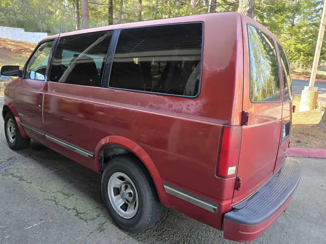 1997 Chevrolet Astro - Photo 11