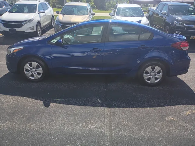 2017 Kia Forte LX Base photo 6