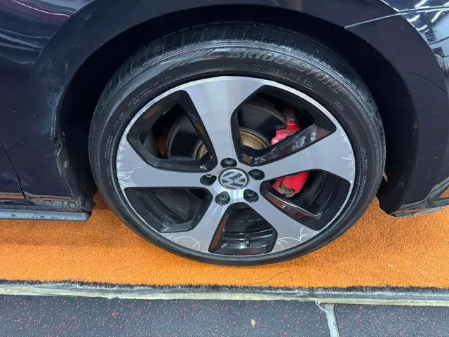 2015 Volkswagen Golf GTI SE photo 18