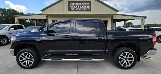 2018 Toyota Tundra SR5's photo