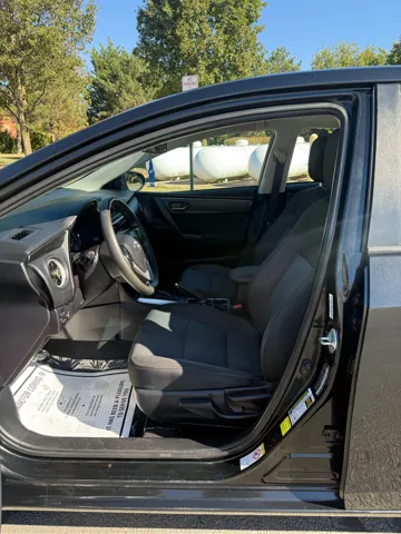 2018 Toyota Corolla LE - Photo 10