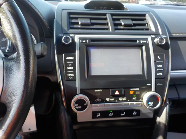 2012 Toyota Camry SE photo 16
