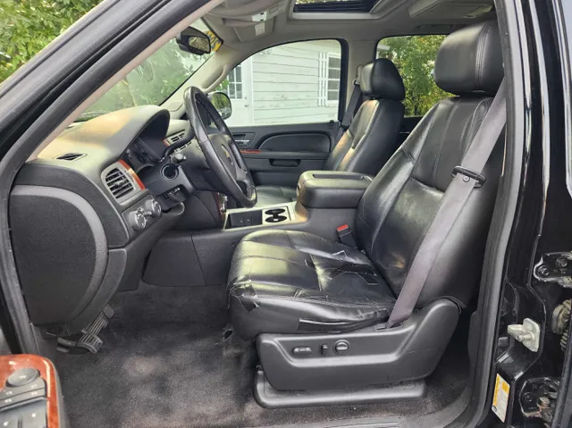 2011 Chevrolet Tahoe LT photo 12