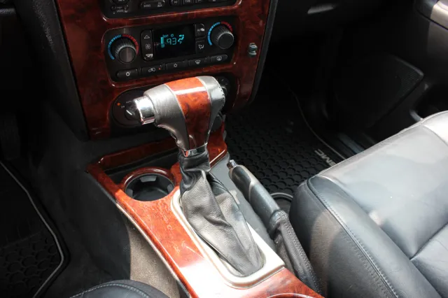 2008 GMC Envoy Denali - Photo 38